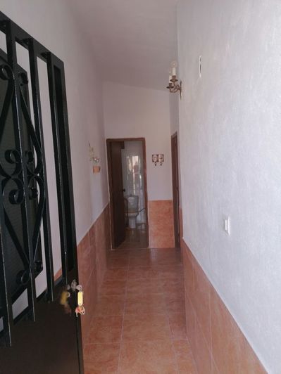 Image No.17-6 Bed Property for sale