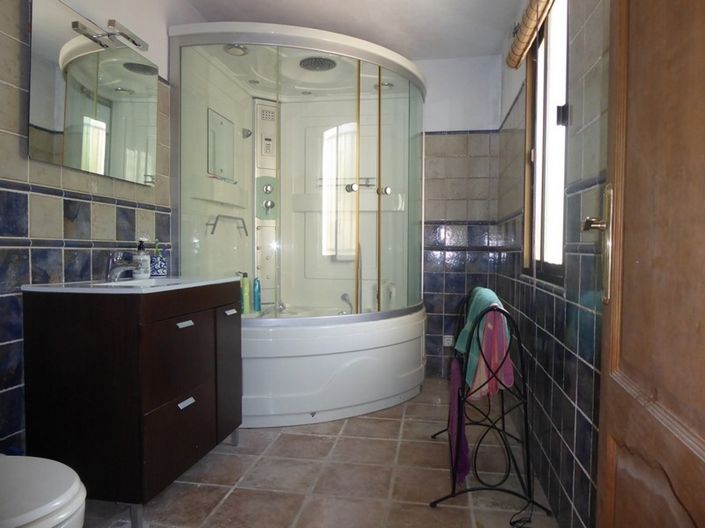 Image No.22-6 Bed House for sale