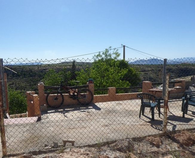 Image No.28-6 Bed House for sale