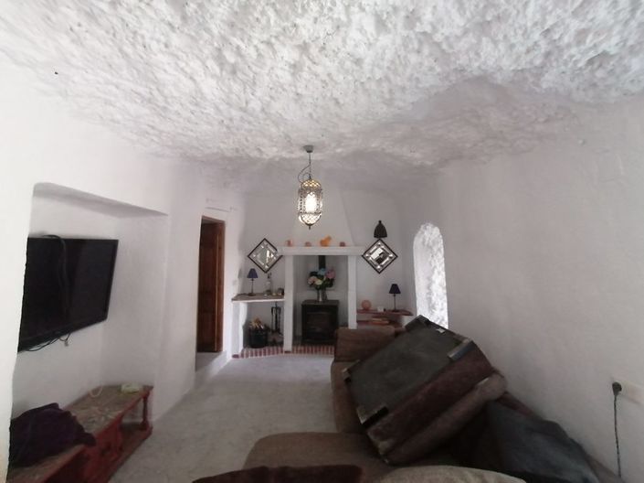 Image No.10-6 Bed Property for sale