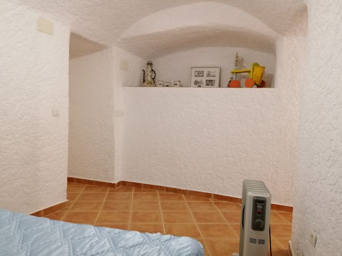 Image No.28-5 Bed House for sale