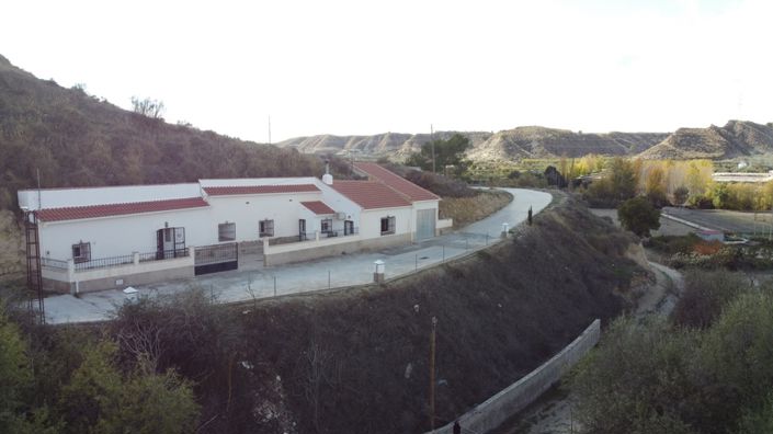 Image No.45-5 Bed House for sale