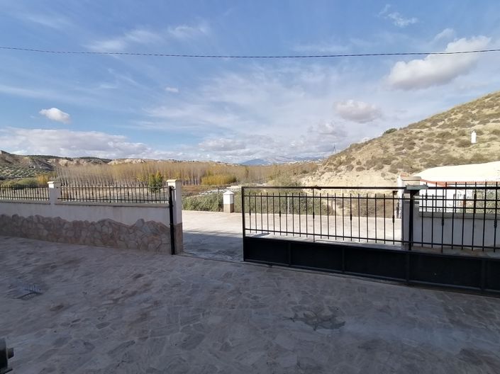 Image No.46-5 Bed House for sale