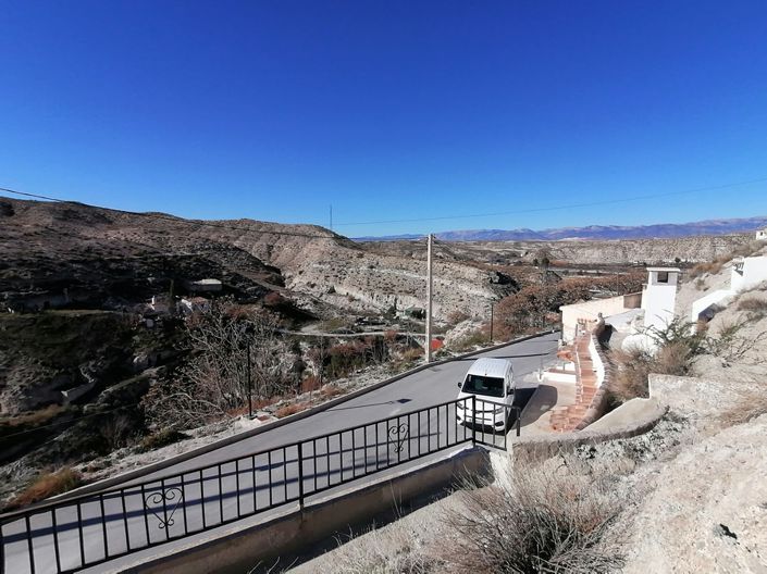 Image No.23-3 Bed House for sale