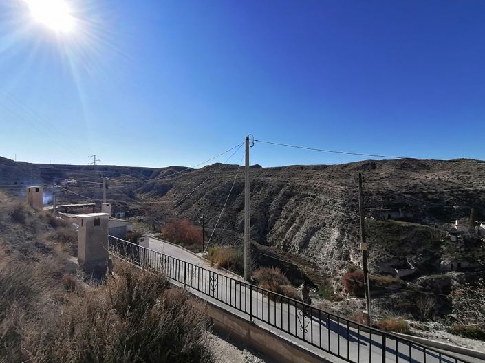 Image No.24-3 Bed House for sale