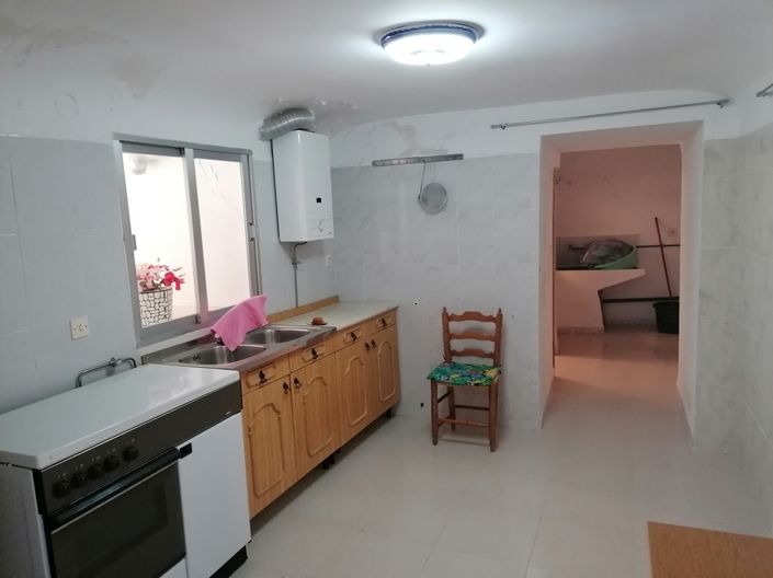 Image No.10-3 Bed House for sale