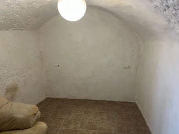 v3056258