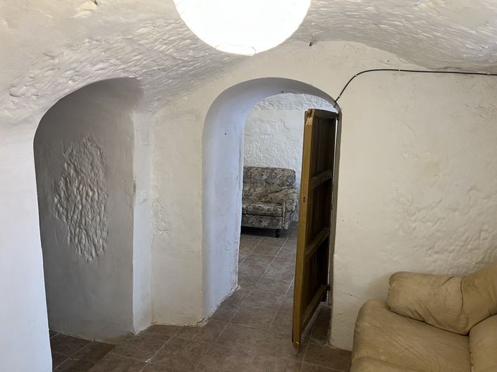 Image No.15-2 Bed House for sale