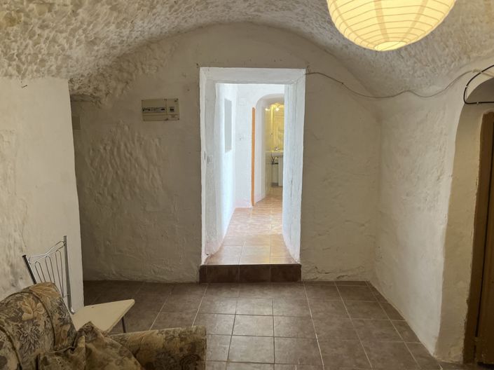 Image No.9-2 Bed House for sale