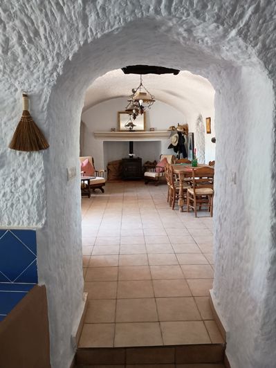 Image No.40-7 Bed House for sale