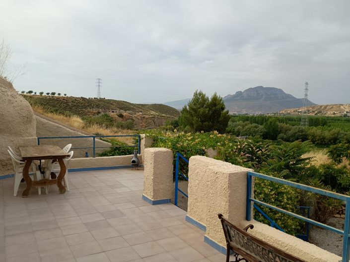 Image No.9-7 Bed House for sale