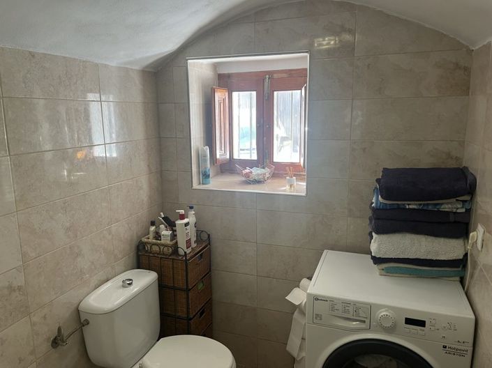 Image No.10-4 Bed House for sale