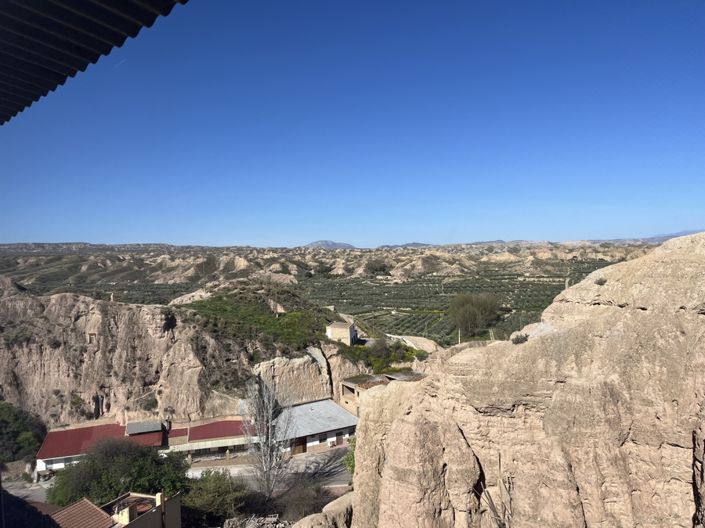 Image No.16-4 Bed House for sale