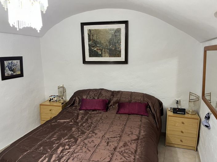 Image No.19-4 Bed House for sale