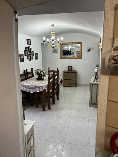 Image No.24-4 Bed House for sale