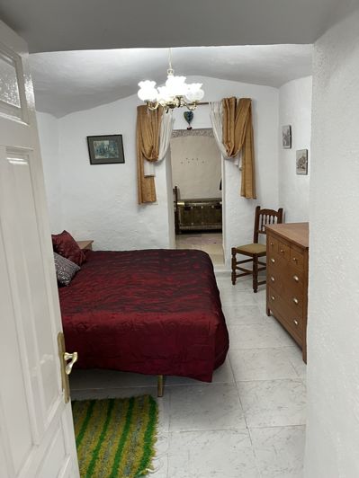 Image No.28-4 Bed House for sale