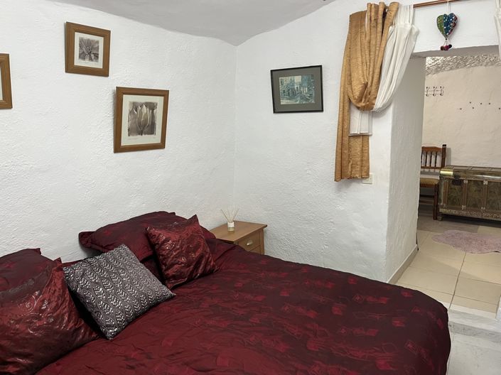 Image No.29-4 Bed House for sale