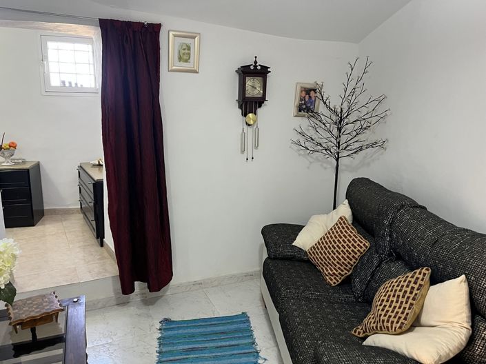 Image No.33-4 Bed House for sale