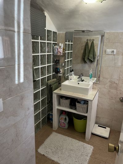 Image No.9-4 Bed House for sale