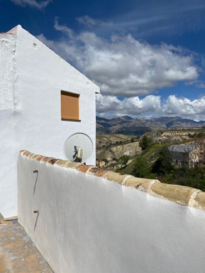 Image No.46-3 Bed Property for sale