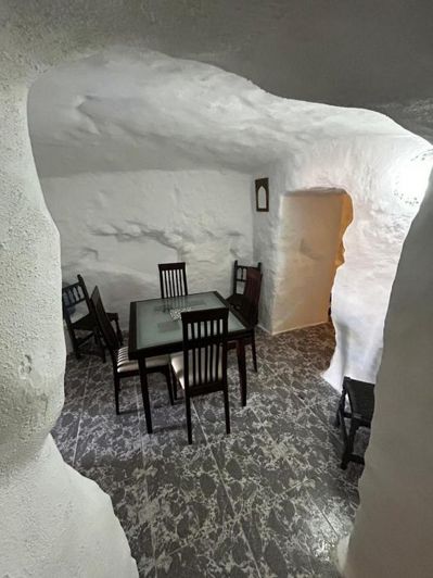 Image No.13-6 Bed House for sale