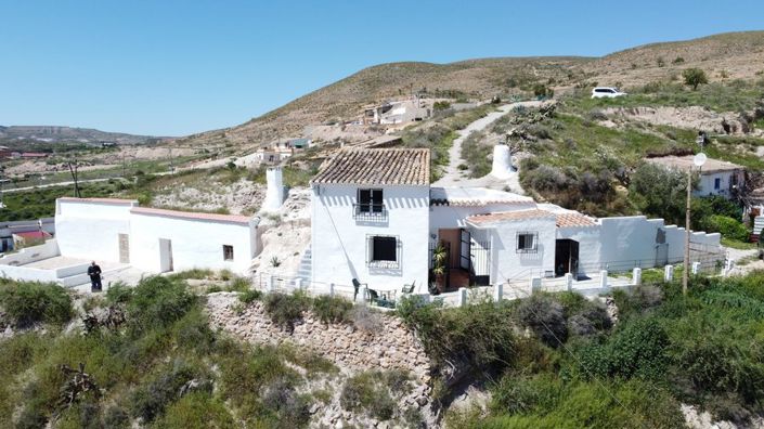 Image No.3-6 Bed House for sale