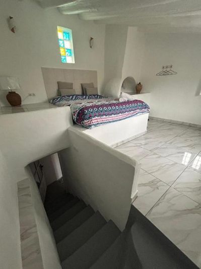 Image No.22-6 Bed House for sale