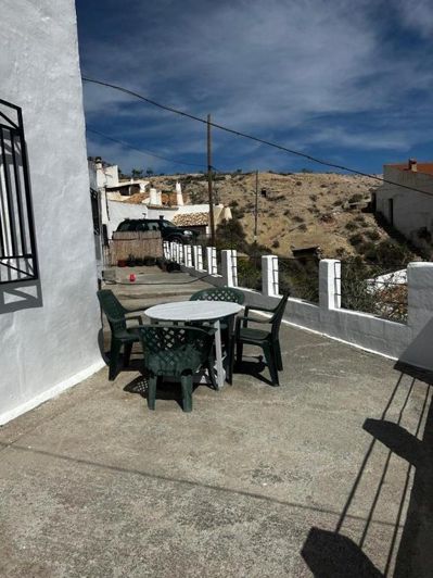 Image No.26-6 Bed House for sale