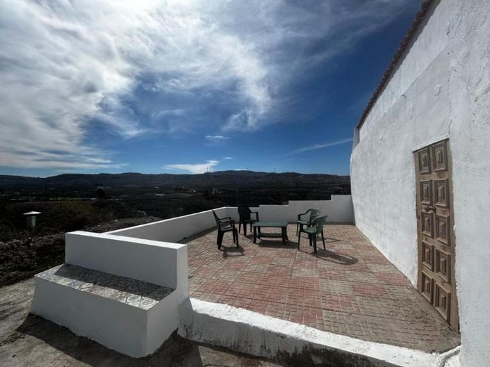 Image No.28-6 Bed House for sale