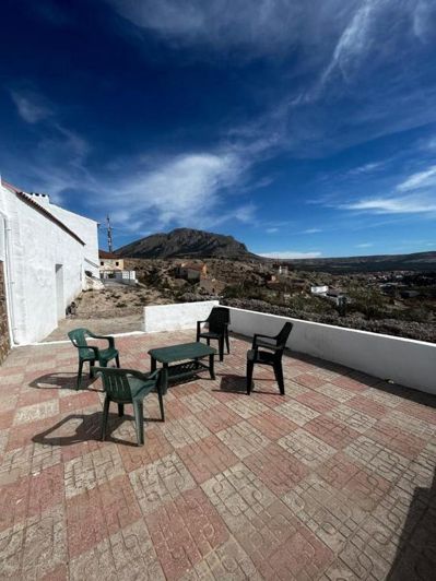 Image No.29-6 Bed House for sale