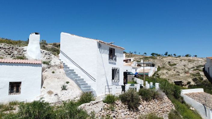 Image No.4-6 Bed House for sale