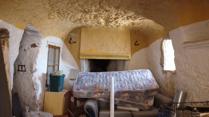 Image No.31-6 Bed House for sale