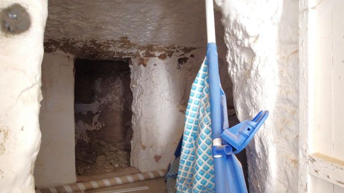 Image No.34-6 Bed House for sale