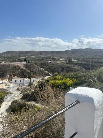 Image No.37-6 Bed House for sale