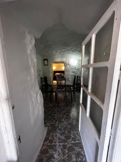 Image No.10-6 Bed House for sale