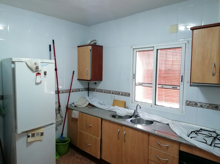 Image No.18-3 Bed House for sale