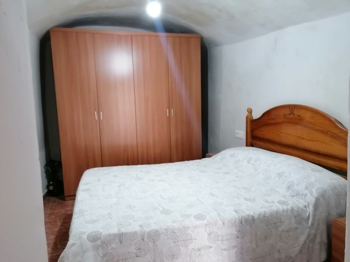 Image No.22-3 Bed House for sale