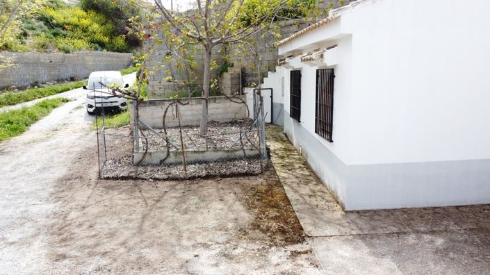 Image No.25-3 Bed House for sale