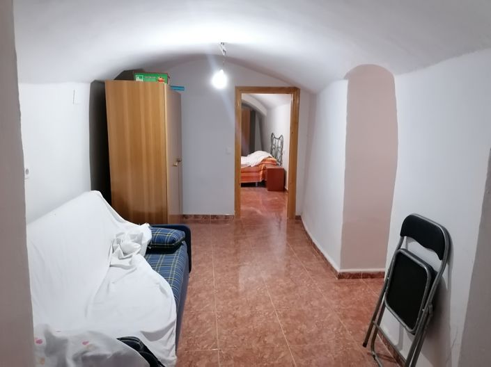 Image No.10-3 Bed House for sale