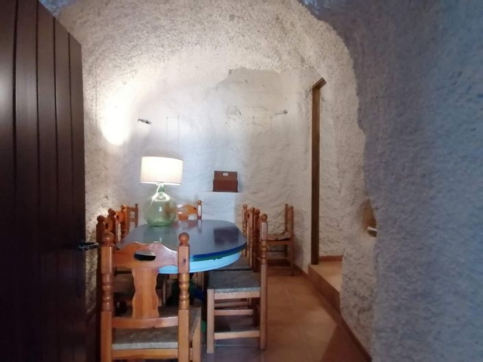 Image No.18-3 Bed House for sale