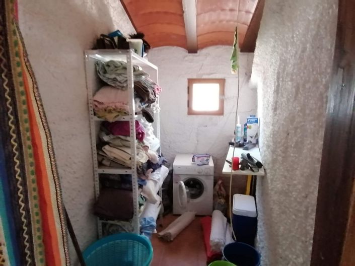 Image No.25-3 Bed House for sale