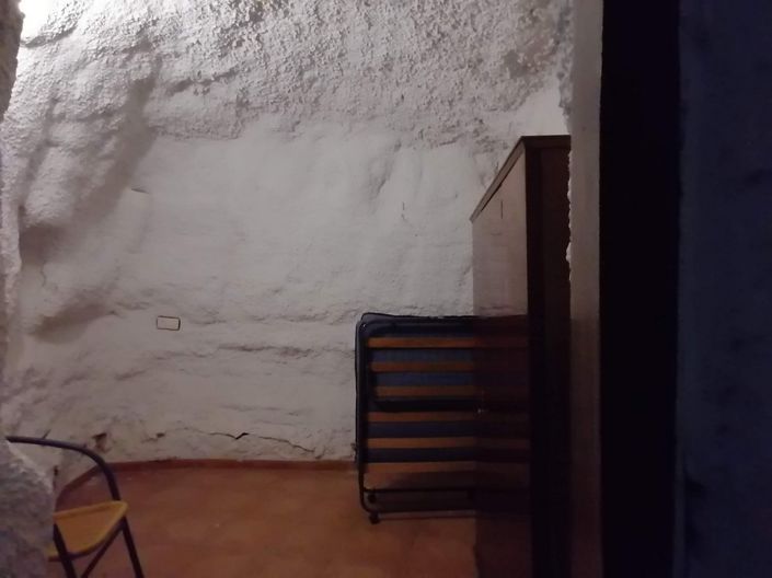 Image No.26-3 Bed House for sale