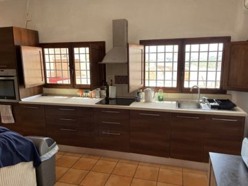 v3072250