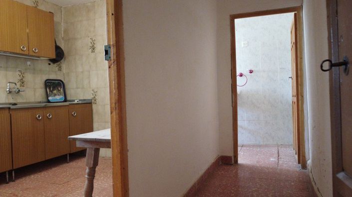 Image No.21-6 Bed Property for sale