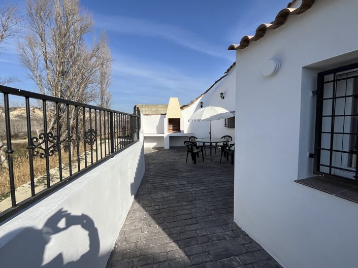 Image No.36-4 Bed House for sale