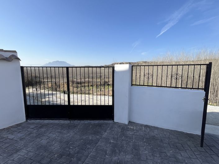 Image No.37-4 Bed House for sale