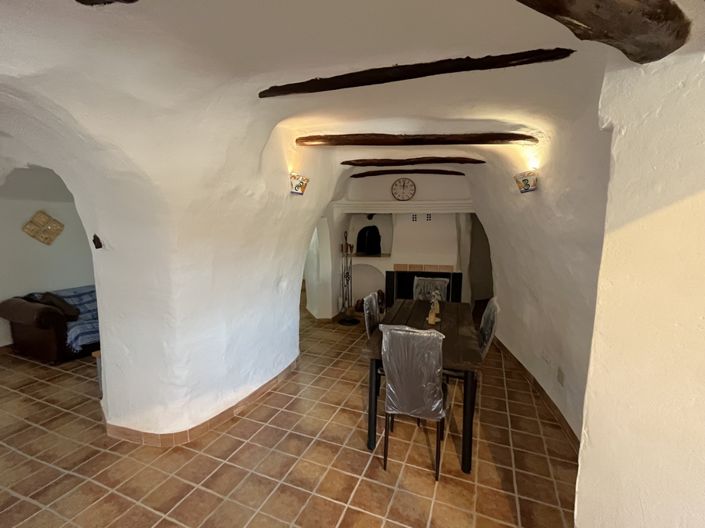 Image No.9-4 Bed House for sale