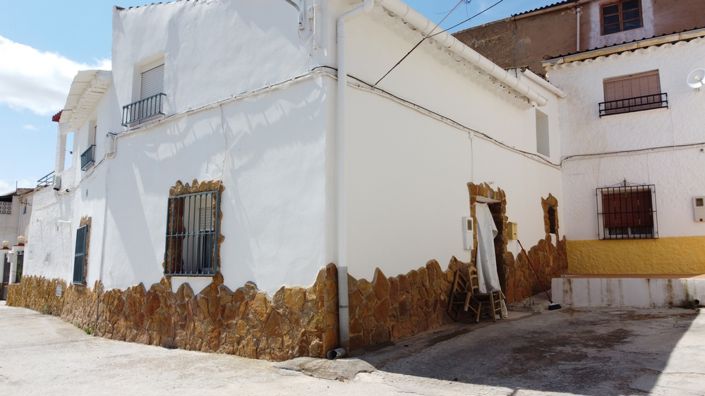 Image No.39-4 Bed Property for sale