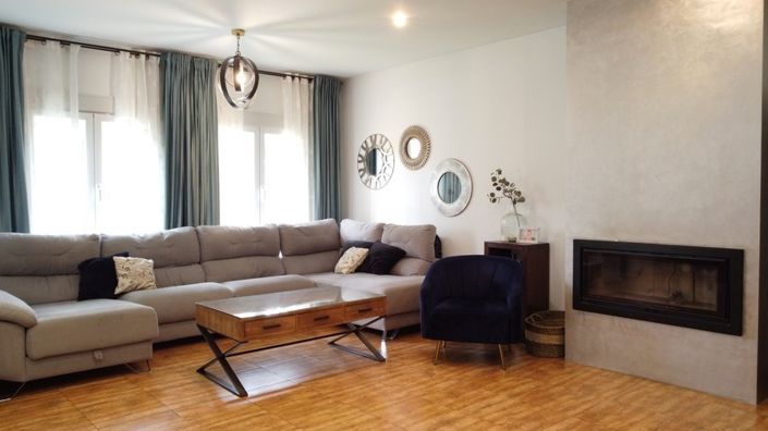 Image No.13-4 Bed Property for sale