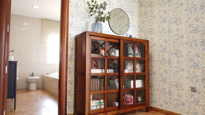 Image No.18-4 Bed Property for sale